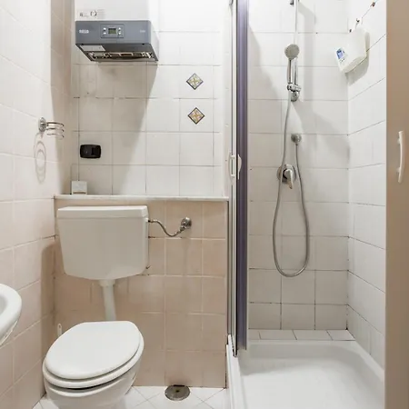 Fly 290 فندق مبيت وإفطار *